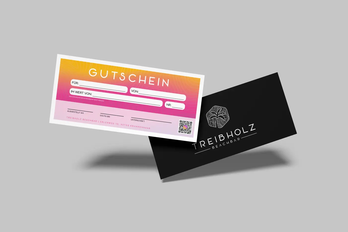 Gutschein der Treibholz Beachbar, Vorderseite mit Farbverlauf und schwarze Rückseite mit Logo
