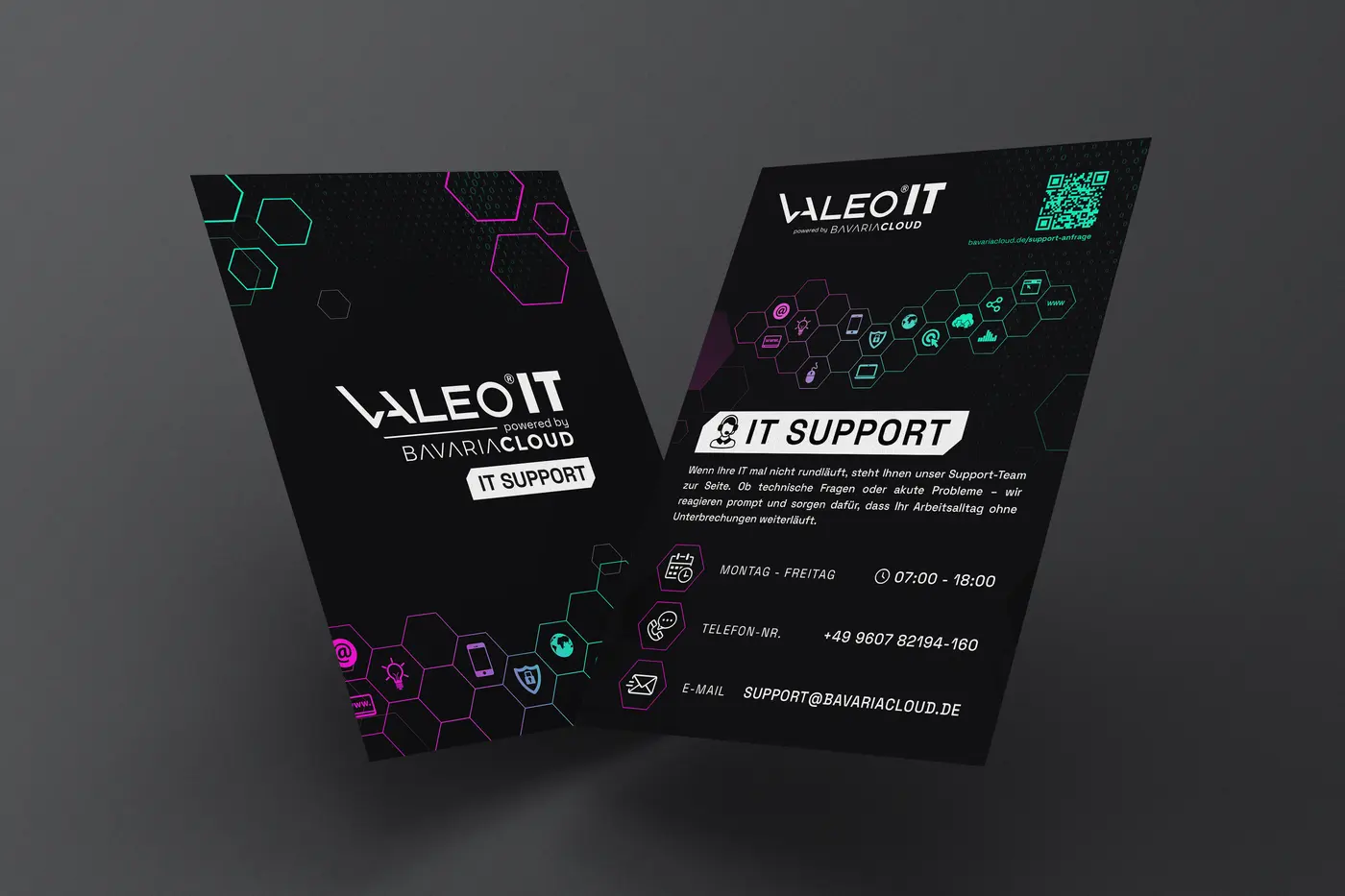 Vorder- und Rückseite des Service-Desk-Flyers von VALEO IT powered by BavariaCloud